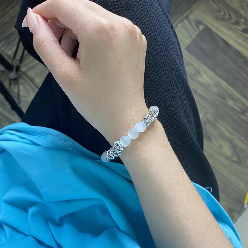 Pulsera trenzada con adornos