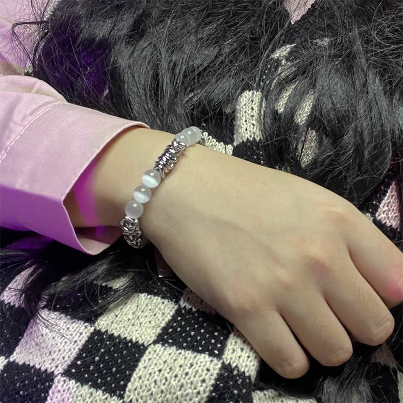 Pulsera trenzada con adornos