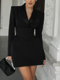 Schwarzes Mini-Blazer-Kleid mit Gürtel und langen Ärmeln