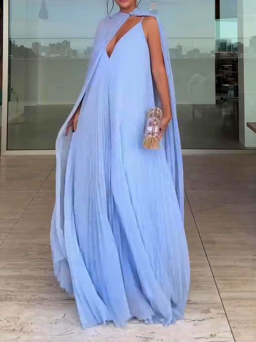 Conjunto de dos piezas de vestido largo plisado celeste y capa