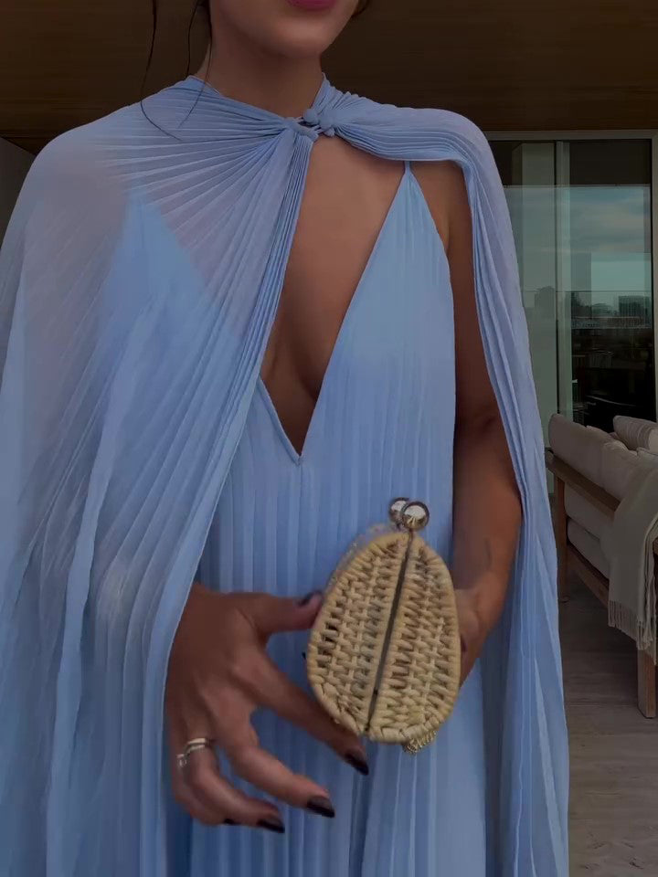 Conjunto de dos piezas de vestido largo plisado celeste y capa