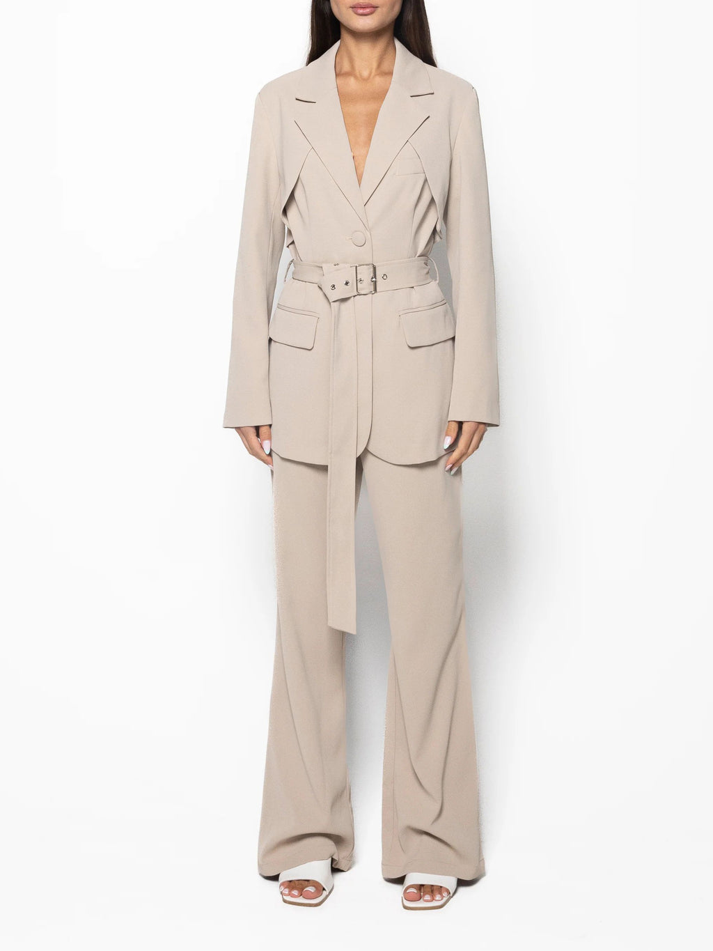Elegantes Set aus einfarbigem Blazer mit Gürtel und hochtaillierter Hose